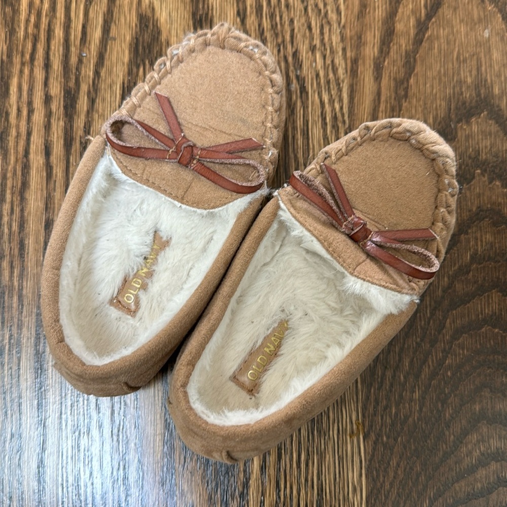 Old navy kid moccasins size XS